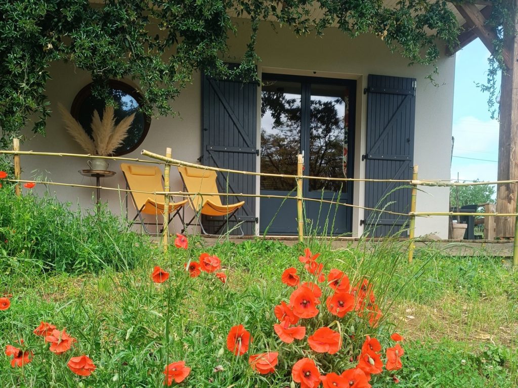 Gîte tout confort, invitant au bien-être dans un cadre vert et ressourçant